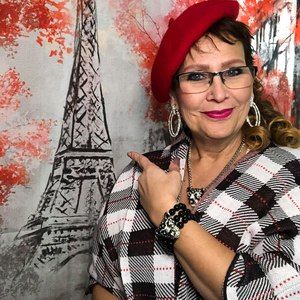 Meet your Posher, Jacqueline